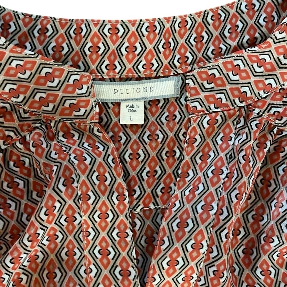 Pleione Geometric Red and White Blouse Size Large - Picture 4 of 8